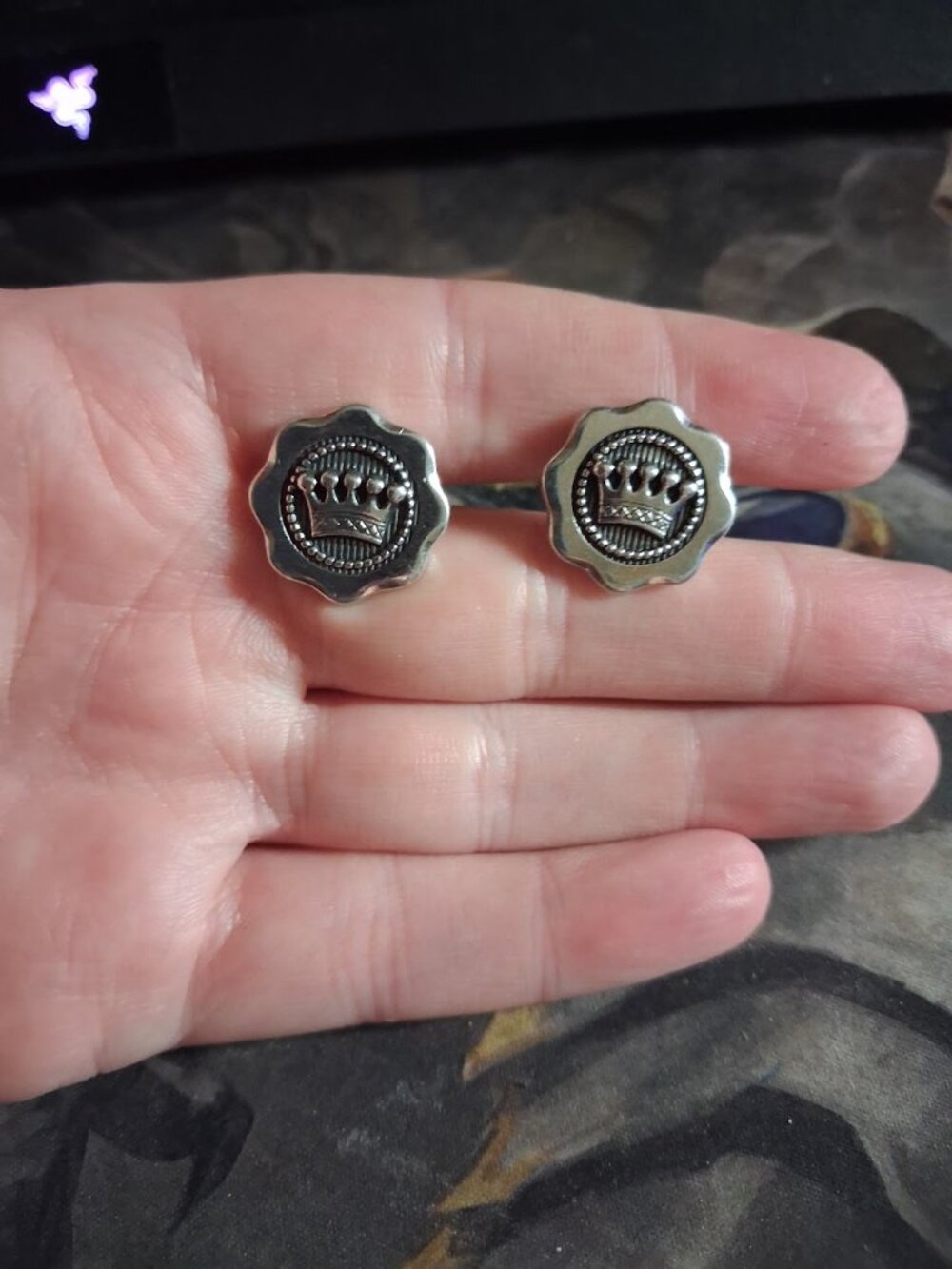Crown cufflinks